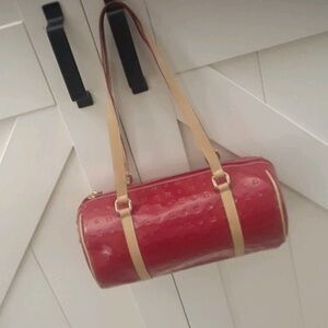 ♥️FEB 3 day sale♥️-NWOT Arcadia Red and Tan patent leather Barrel Bag